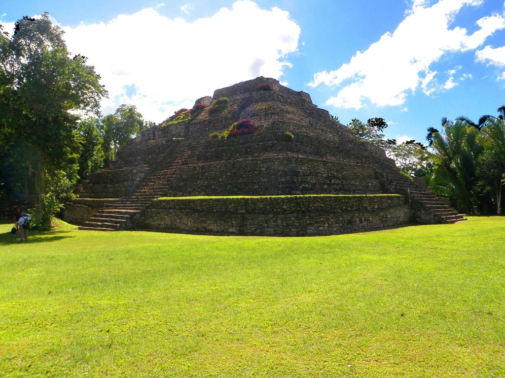 LDS Tour C. Chacchoben and Bacalar 7 Color Lagoon - Image 8
