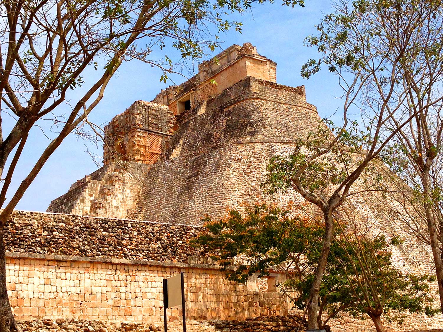 TOUR LDS B. RUINAS DE UXMAL - Image 1