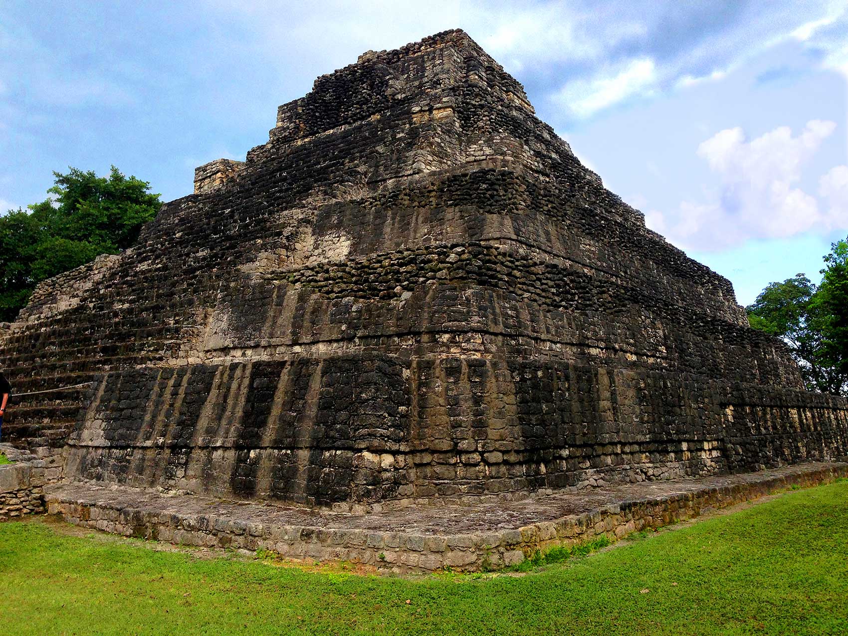 LDS Tour C. Chacchoben and Bacalar 7 Color Lagoon - Image 1